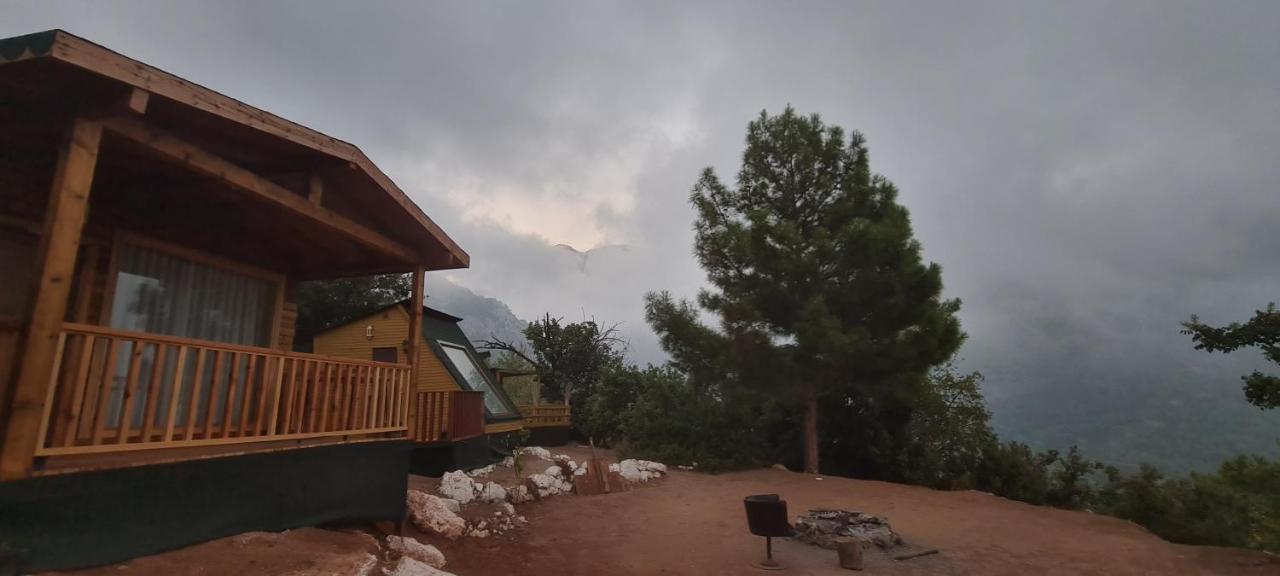 מלון פאראליה Goat Bungalow And Camping מראה חיצוני תמונה