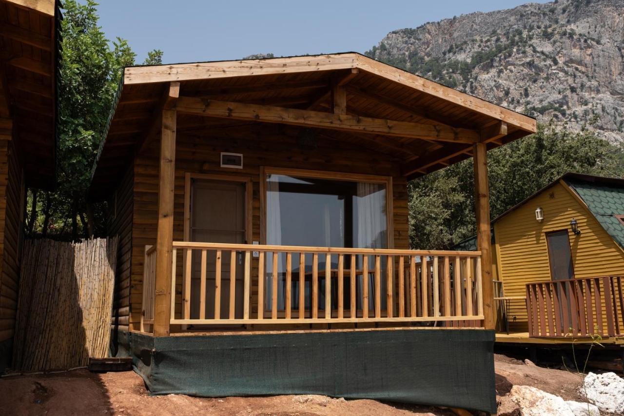 מלון פאראליה Goat Bungalow And Camping מראה חיצוני תמונה