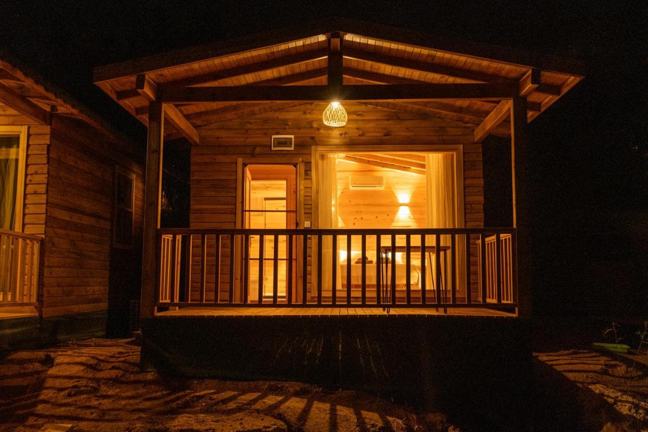 מלון פאראליה Goat Bungalow And Camping מראה חיצוני תמונה