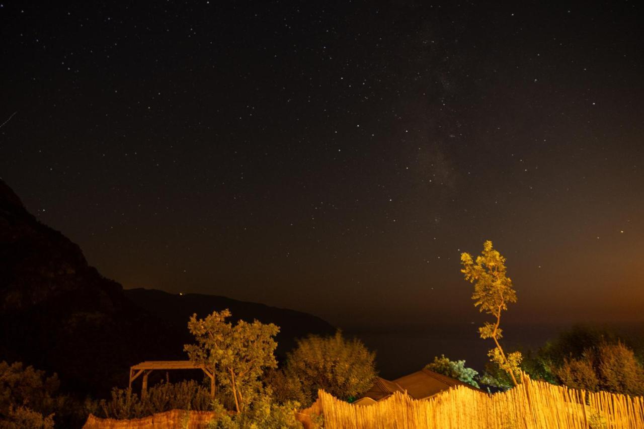 מלון פאראליה Goat Bungalow And Camping מראה חיצוני תמונה