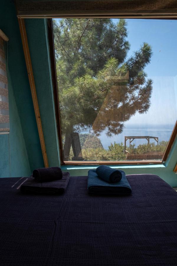 מלון פאראליה Goat Bungalow And Camping מראה חיצוני תמונה